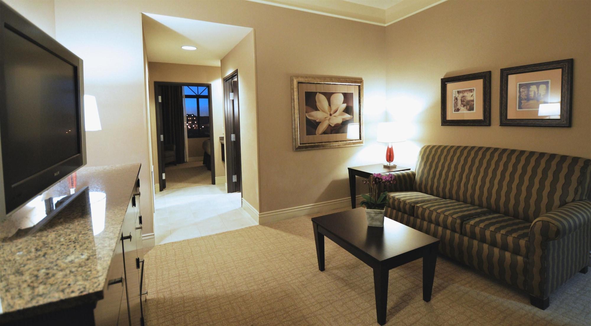 Hotel Hilton Dallas Town Square 4*