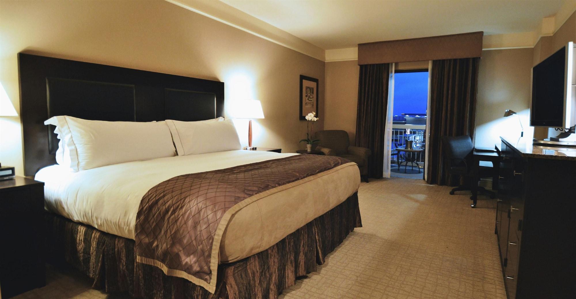 Hotel Hilton Dallas Town Square 4*