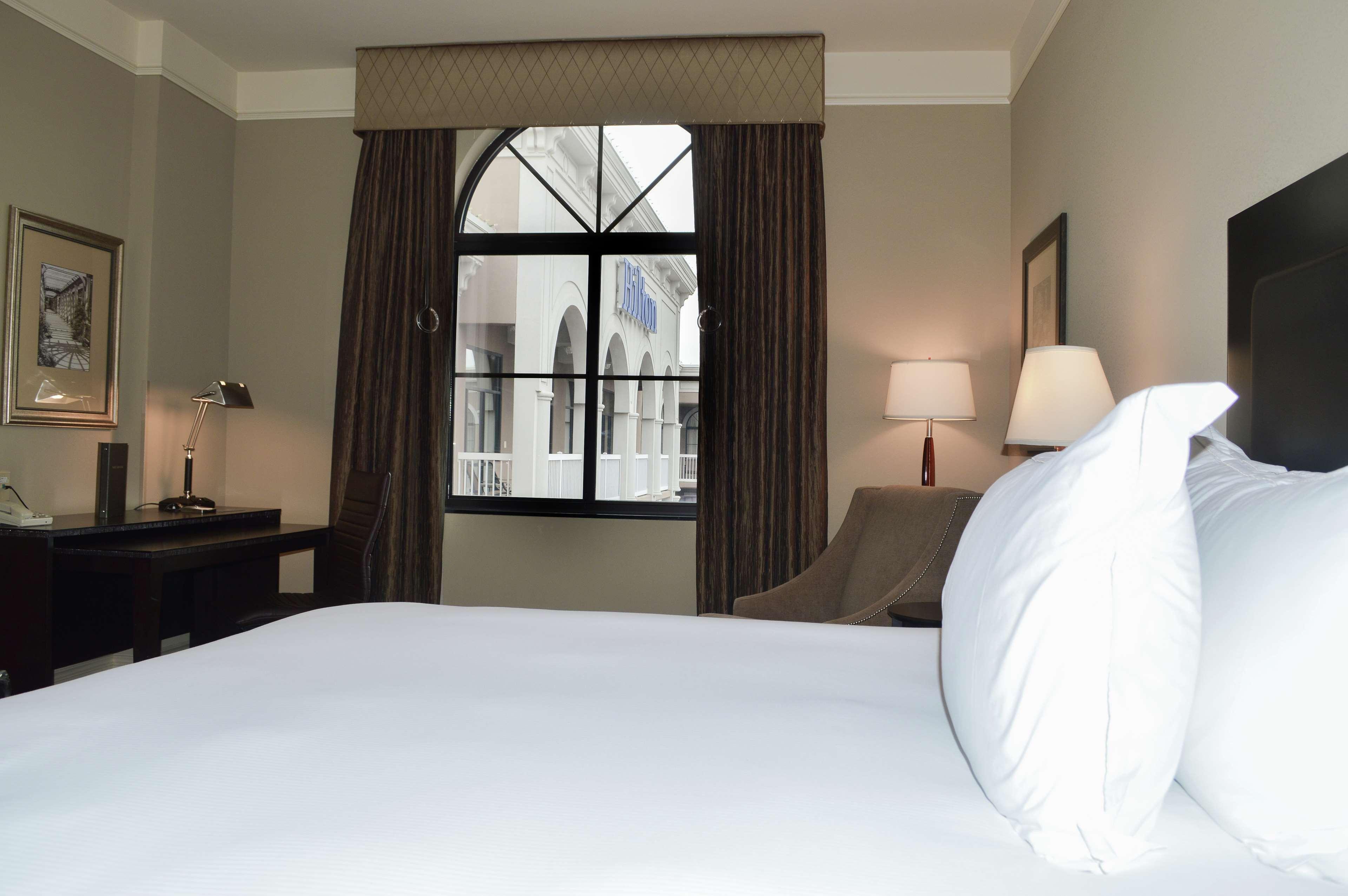 Hotel Hilton Dallas Town Square