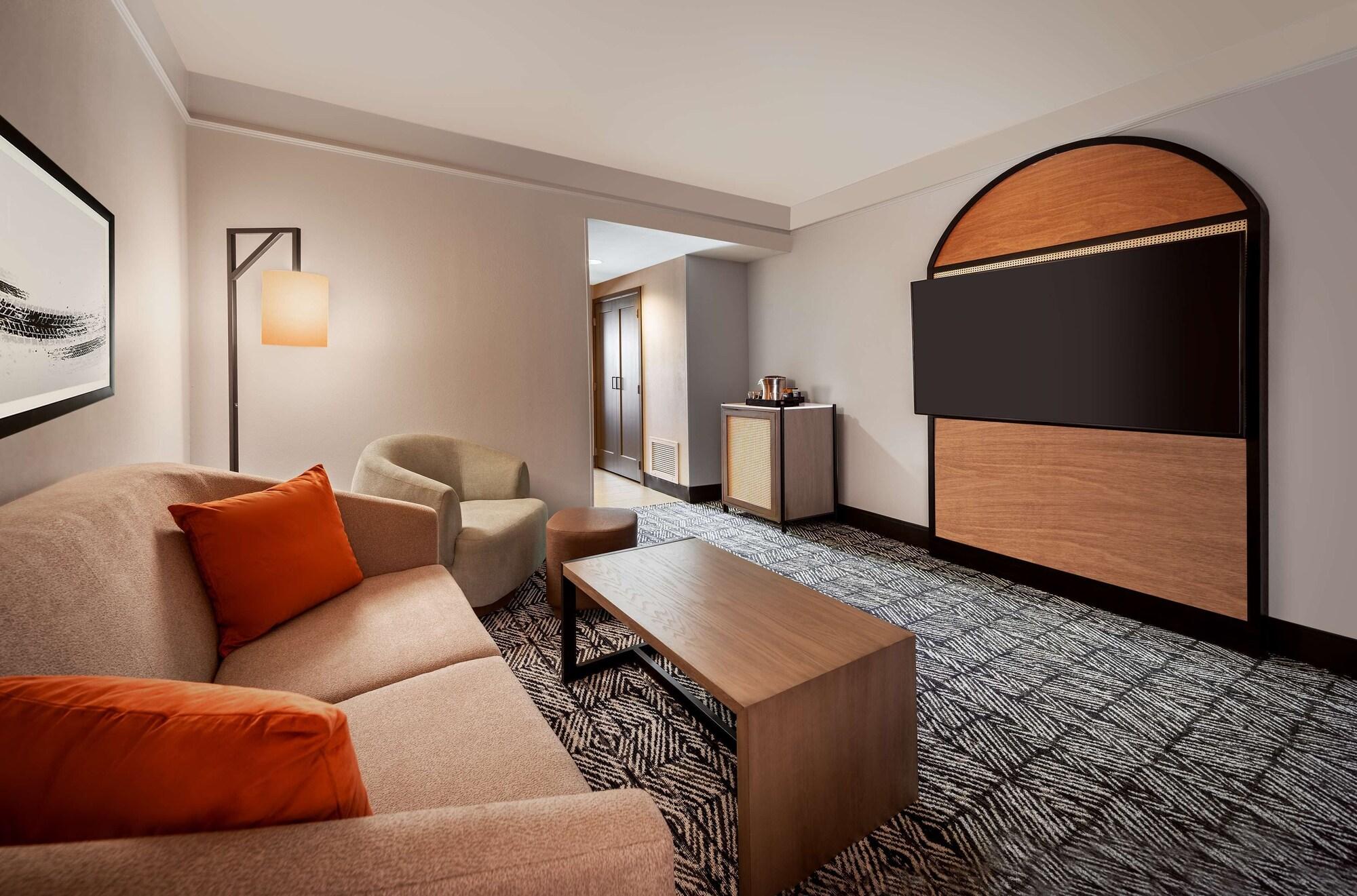 Hilton Dallas Town Square Hotel
